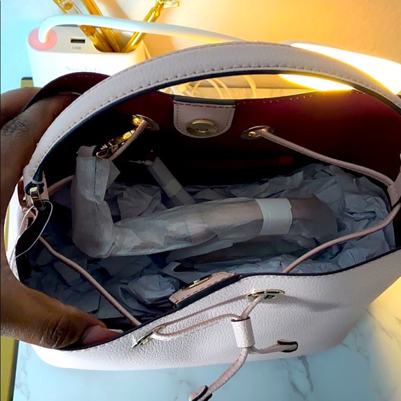 COPY - Kate Spade Large Bucket Bag - Picture 3 of 8